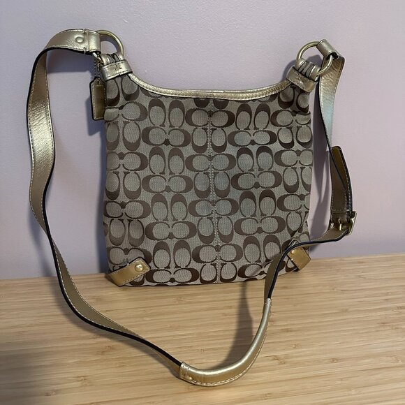 Coach Crossbody Bag With Gold Trim - Picture 2 of 3
